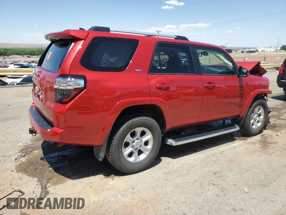 2021 Toyota 4Runner SR5 Premium with VIN JTENU5JR0M5856455, listed as a Copart auction lot 56670685 with 31,401 mi miles and Salvage title. Bid and sale history available at DreamBid. Image 3.