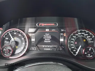 2019 Ram 1500 Rebel z VIN 1C6SRFLT1KN722064, wystawiony jako IAAI lot #41513201 z przebiegiem 113 559 mil mil oraz . Historia ofert i sprzedaży dostępna na DreamBid. Obrazek 7.