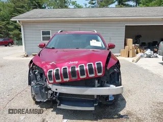 2017 Jeep Cherokee Latitude z VIN 1C4PJMCS2HW615674, wystawiony jako IAAI lot #42407282 z przebiegiem 98 185 mil mil oraz . Historia ofert i sprzedaży dostępna na DreamBid. Obrazek 13.