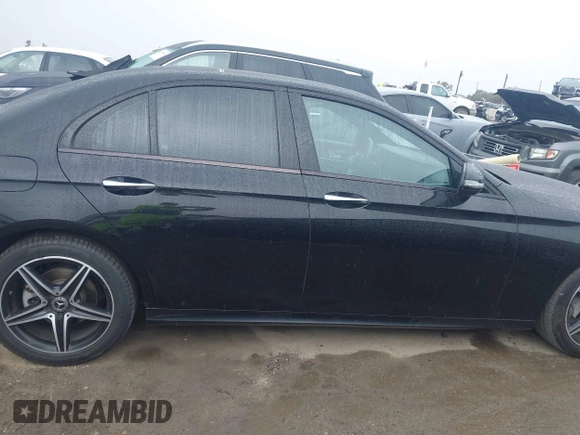 2019 Mercedes-Benz E-Class E 300 with VIN WDDZF4JB8KA526831, listed as a IAAI auction lot 41803511 with 120,412 mi miles. Bid and sale history available at carsss.com. Image 14.