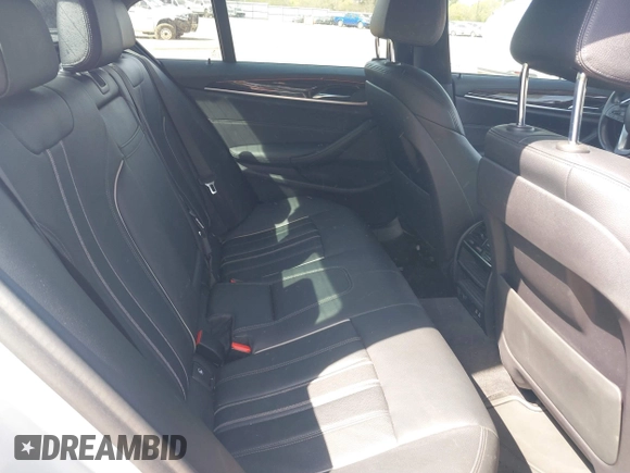 2020 BMW 5 Series 530i z VIN WBAJR3C04LWW70303, wystawiony jako IAAI lot #41887836 z przebiegiem 88 641 mil mil oraz . Historia ofert i sprzedaży dostępna na DreamBid. Obrazek 8.