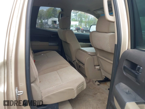 2010 Toyota Tundra 4WD Truck with VIN 5TFUM5F11AX009656, listed as a IAAI auction lot 41966776 with 156,219 mi miles. Bid and sale history available at carsss.com. Image 8.