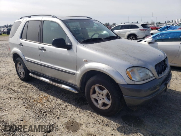 1998 Mercedes-Benz M-Class with VIN 4JGAB54E0WA044970, listed as a Copart auction lot 43999014 with 246,354 mi miles and Clean Title. Bid and sale history available at carsss.com. Image 4.