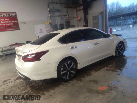 2018 Nissan Altima SR with VIN 1N4AL3AP9JC294402, listed as a IAAI auction lot 41181658 with 46,289 mi miles and . Bid and sale history available at carsss.com. Image 4.