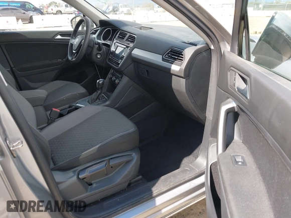2021 Volkswagen Tiguan S with VIN 3VV1B7AX1MM070775, listed as a IAAI auction lot 41788112 with 22,107 mi miles and . Bid and sale history available at DreamBid. Image 5.