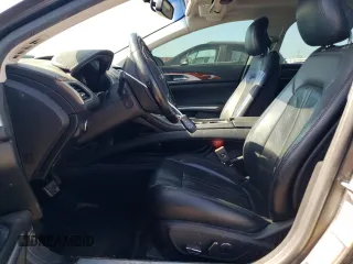 2015 Lincoln MKZ Hybrid z VIN 3LN6L2LU2FR607548, wystawiony jako Copart lot #61922775 z przebiegiem 255 797 mil mil oraz Szkoda całkowita • Salvage title. Historia ofert i sprzedaży dostępna na DreamBid. Obrazek 7.