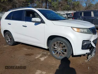 2011 Kia Sorento SX with VIN 5XYKW4A24BG093780, listed as a IAAI auction lot 41388971 with 171,673 mi miles. Bid and sale history available at carsss.com. Image 1.