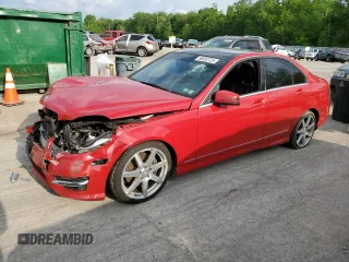 2013 Mercedes-Benz C 300 Sport z VIN WDDGF8AB4DA775144, wystawiony jako Copart lot #56650725 z przebiegiem 165 157 mil mil oraz Szkoda całkowita • Salvage title. Historia ofert i sprzedaży dostępna na DreamBid. Obrazek 1.