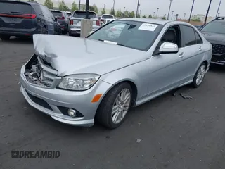 2009 Mercedes-Benz C 300 Sport z VIN WDDGF54X79R069574, wystawiony jako IAAI lot #42126822 z przebiegiem 59 659 mil mil oraz . Historia ofert i sprzedaży dostępna na DreamBid. Obrazek 2.