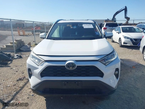 2020 Toyota RAV4 XLE with VIN 2T3W1RFV1LC036912, listed as a IAAI auction lot 41764665 with 104,705 mi miles. Bid and sale history available at carsss.com. Image 13.