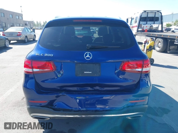 2017 Mercedes-Benz GLC 300 z VIN WDC0G4JB7HF128354, wystawiony jako IAAI lot #42278665 z przebiegiem 138 573 mil mil oraz . Historia ofert i sprzedaży dostępna na DreamBid. Obrazek 16.