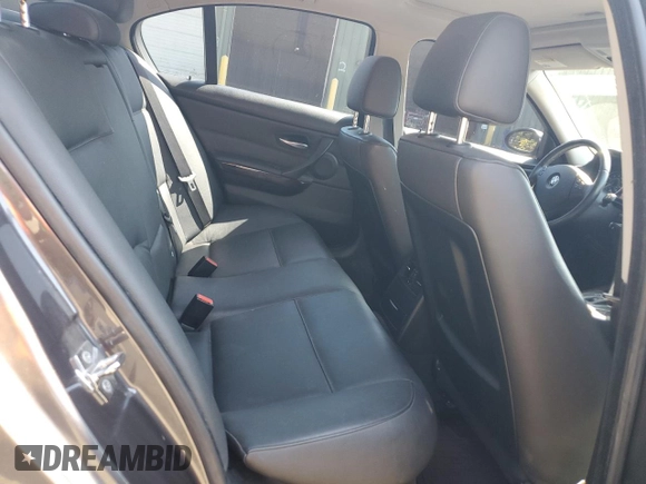 2006 BMW 3 Series 330i with VIN WBAVB33506KR72281, listed as a Copart auction lot 65057785 with 190,277 mi miles and Salvage title. Bid and sale history available at DreamBid. Image 10.