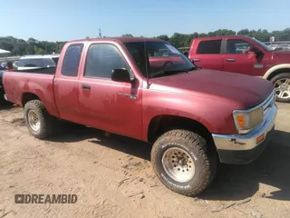 1995 Toyota T100 z VIN JT4VD22E6S0003583, wystawiony jako IAAI lot #42564434 z przebiegiem 234 502 mil mil oraz . Historia ofert i sprzedaży dostępna na DreamBid. Obrazek 1.