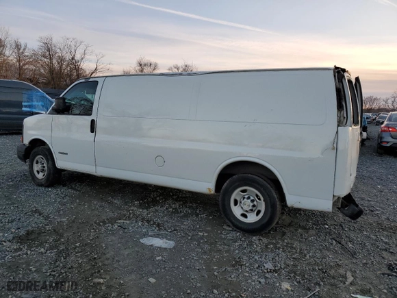 2003 Chevrolet Express Cargo Van with VIN 1GCGG29V131130663, listed as a Copart auction lot 84703514 with 221,120 mi miles and Salvage Title. Bid and sale history available at carsss.com. Image 2.