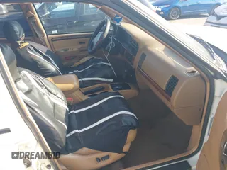 1998 Jeep Grand Cherokee with VIN 1J4FX78S2WC281501, listed as a IAAI auction lot 42140170 with 177,575 mi miles and . Bid and sale history available at DreamBid. Image 5.
