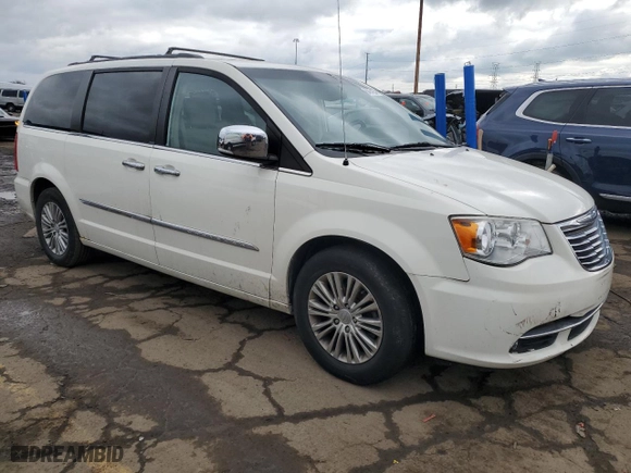 2013 Chrysler Town & Country Touring-L with VIN 2C4RC1CG2DR569425, listed as a Copart auction lot 84674254 with 194,605 mi miles and Clean Title. Bid and sale history available at carsss.com. Image 4.