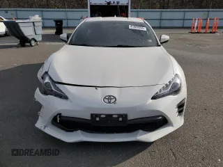 2017 Toyota 86 with VIN JF1ZNAA16H8701604, listed as a Copart auction lot 41589395 with 39,248 mi miles and Salvage Title. Bid and sale history available at carsss.com. Image 5.