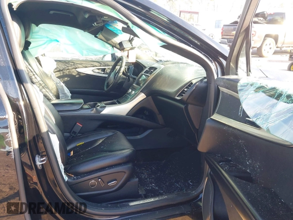 2018 Lincoln MKX Premiere with VIN 2LMPJ6JRXJBL39554, listed as a IAAI auction lot 41468651 with 72,832 mi miles. Bid and sale history available at carsss.com. Image 5.