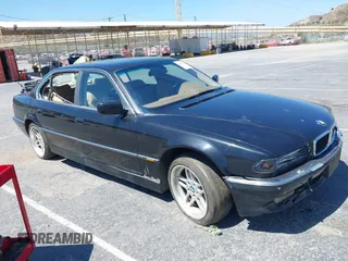 2000 BMW 7 Series 740iL z VIN WBAGH8341YDP13401, wystawiony jako IAAI lot #42294142 z przebiegiem Nie podano mil oraz . Historia ofert i sprzedaży dostępna na DreamBid. Obrazek 1.