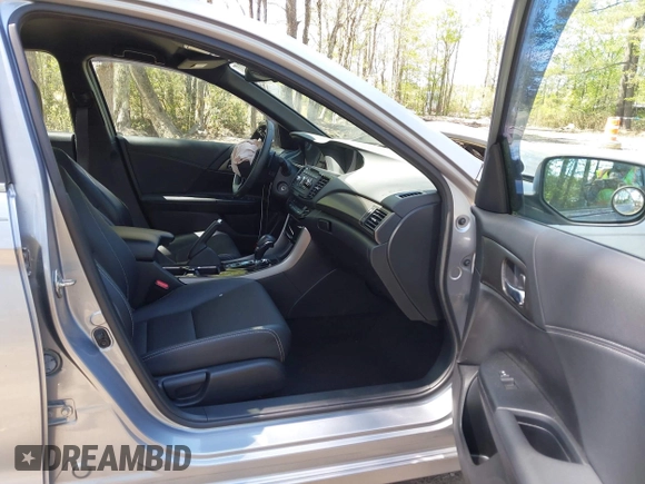 2017 Honda Accord Sport with VIN 1HGCR2F54HA239687, listed as a IAAI auction lot 42055418 with 28,369 mi miles. Bid and sale history available at carsss.com. Image 5.