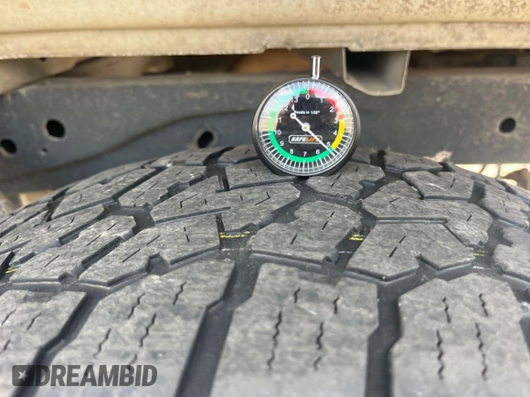 2013 Ford F-150 XL с VIN 1FTFX1EF1DKE89253, выставлен на аукционе IAAI как лот 42575807 с пробегом 211 037 миль миль и . История ставок и продаж доступна на DreamBid. Изображение 37.