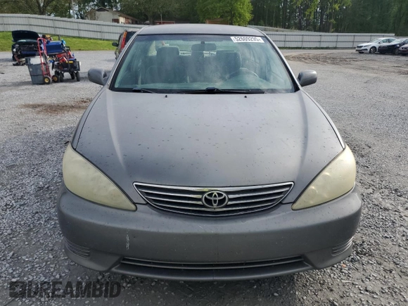 2005 Toyota Camry LE with VIN 4T1BF32K45U599214, listed as a Copart auction lot 52609295 with 304,316 mi miles and Salvage Title. Bid and sale history available at DreamBid. Image 5.