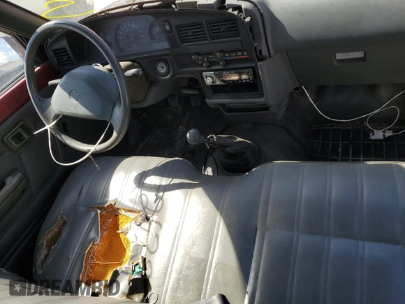 1994 Toyota Pickup z VIN 4TARN81A9RZ295991, wystawiony jako Copart lot #61328695 z przebiegiem 262 978 mil mil oraz Czysty tytuł • Clean title. Historia ofert i sprzedaży dostępna na DreamBid. Obrazek 8.
