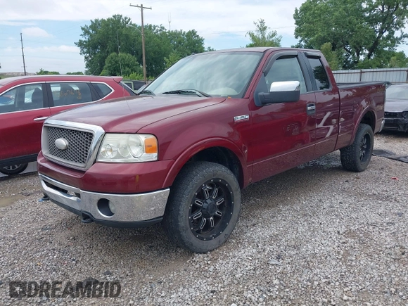 2006 Ford F-150 XLT z VIN 1FTPX14566FA55886, wystawiony jako IAAI lot #42636382 z przebiegiem 197 702 mil mil oraz . Historia ofert i sprzedaży dostępna na DreamBid. Obrazek 17.