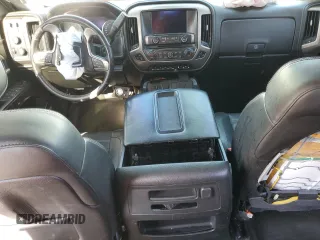 2015 GMC Sierra 2500HD Denali z VIN 1GT120E80FF175769, wystawiony jako Copart lot #79047164 z przebiegiem 116 447 mil mil oraz Szkoda całkowita • Salvage title. Historia ofert i sprzedaży dostępna na DreamBid. Obrazek 8.