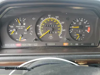 1990 Mercedes-Benz 300 E z VIN WDBEA30D8LB117873, wystawiony jako Copart lot #50346635 z przebiegiem 171 434 mil mil oraz Czysty tytuł • Clean title. Historia ofert i sprzedaży dostępna na DreamBid. Obrazek 9.
