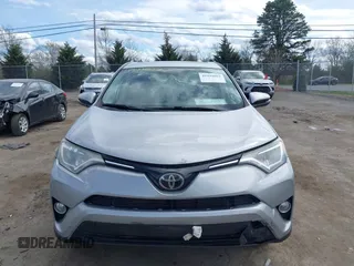 2018 Toyota RAV4 XLE with VIN 2T3WFREV9JW410102, listed as a IAAI auction lot 41929892 with 75,422 mi miles and . Bid and sale history available at carsss.com. Image 12.