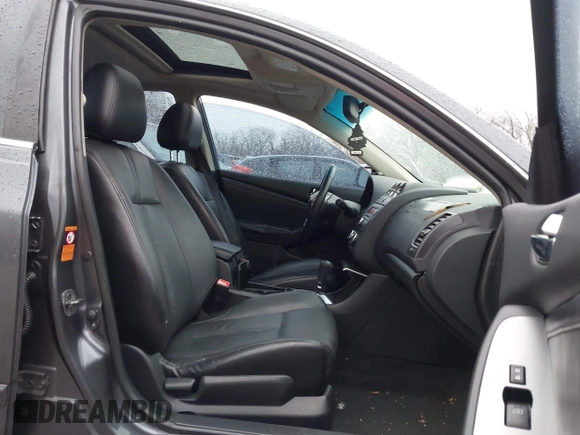2008 Nissan Altima 2.5 with VIN 1N4AL21E58N408130, listed as a IAAI auction lot 41697109 with 229,544 mi miles. Bid and sale history available at carsss.com. Image 5.