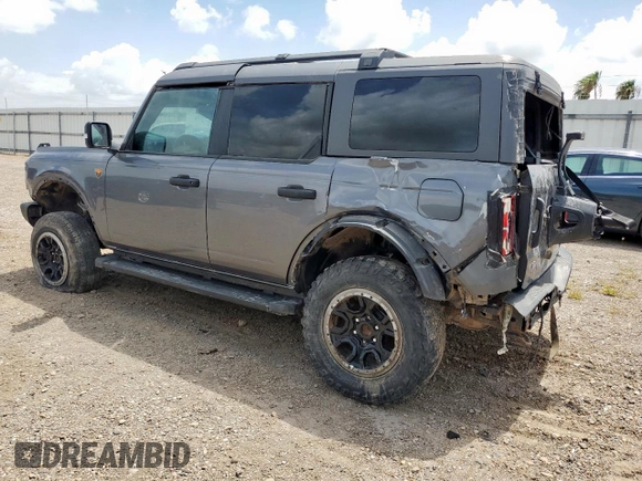 2023 Ford Bronco z VIN 1FMEE5DH1PLB80999, wystawiony jako Copart lot #64993015 z przebiegiem 36 436 mil mil oraz Szkoda całkowita • Salvage title. Historia ofert i sprzedaży dostępna na DreamBid. Obrazek 2.