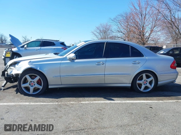 2009 Mercedes-Benz E 350 Luxury z VIN WDBUF87X99B417392, wystawiony jako IAAI lot #41890891 z przebiegiem 172 385 mil mil oraz . Historia ofert i sprzedaży dostępna na DreamBid. Obrazek 14.