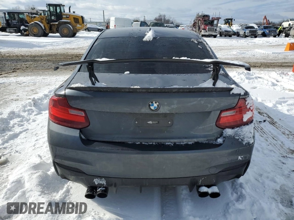 2014 BMW 2 Series M235i z VIN WBA1J7C59EVW84233, wystawiony jako Copart lot #89345115 z przebiegiem 175 655 mil mil oraz Czysty tytuł • Clean title. Historia ofert i sprzedaży dostępna na DreamBid. Obrazek 6.