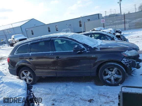 2015 Audi Q7 3.0T S line Prestige with VIN WA1DGAFE1FD017388, listed as a IAAI auction lot 41619900 with 122,420 mi miles. Bid and sale history available at carsss.com. Image 14.