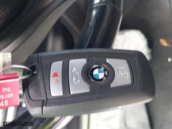 2013 BMW M5 with VIN WBSFV9C54DD095547, listed as a IAAI auction lot 41601733 with 1 mi miles. Bid and sale history available at carsss.com. Image 11.