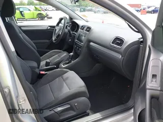 2013 Volkswagen Golf w/Conv & Sunroof с VIN WVWDB7AJ0DW138541, выставлен на аукционе IAAI как лот 42173133 с пробегом 44 910 миль миль и . История ставок и продаж доступна на DreamBid. Изображение 5.