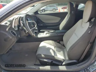2014 Chevrolet Camaro LS z VIN 2G1FA1E39E9304949, wystawiony jako Copart lot #52332625 z przebiegiem 106 115 mil mil oraz Szkoda całkowita • Salvage title. Historia ofert i sprzedaży dostępna na DreamBid. Obrazek 7.