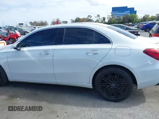 2020 Mercedes-Benz A 220 z VIN WDD3G4EB4LW038378, wystawiony jako IAAI lot #42042782 z przebiegiem 72 198 mil mil oraz . Historia ofert i sprzedaży dostępna na DreamBid. Obrazek 14.