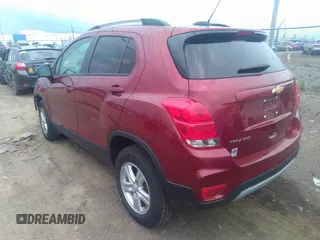 2021 Chevrolet Trax LT with VIN KL7CJPSM4MB367798, listed as a IAAI auction lot 37214815 with 17,642 mi miles. Bid and sale history available at carsss.com. Image 3.