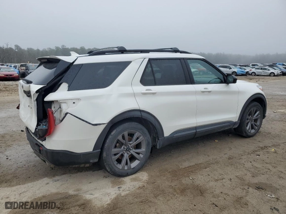 2022 Ford Explorer XLT with VIN 1FMSK7DH3NGA09409, listed as a Copart auction lot 45080265 with 48,141 mi miles and Salvage Title. Bid and sale history available at carsss.com. Image 3.
