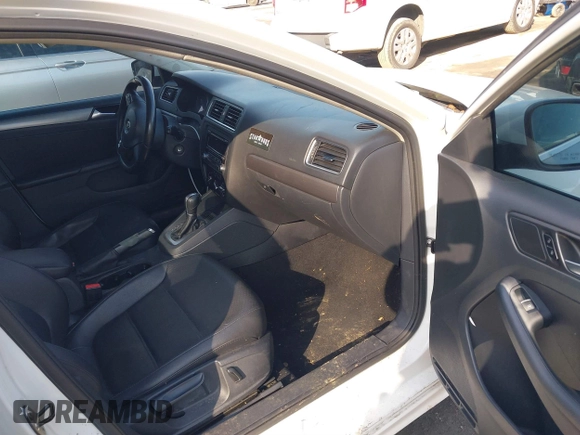 2014 Volkswagen Jetta TDI w/Premium/Nav with VIN 3VWLL7AJ0EM281741, listed as a IAAI auction lot 41508560 with 148,000 mi miles and . Bid and sale history available at DreamBid. Image 5.