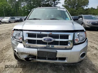 2010 Ford Escape XLS with VIN 1FMCU0C70AKB52226, listed as a Copart auction lot 58241455 with 237,785 mi miles and Salvage title. Bid and sale history available at DreamBid. Image 5.