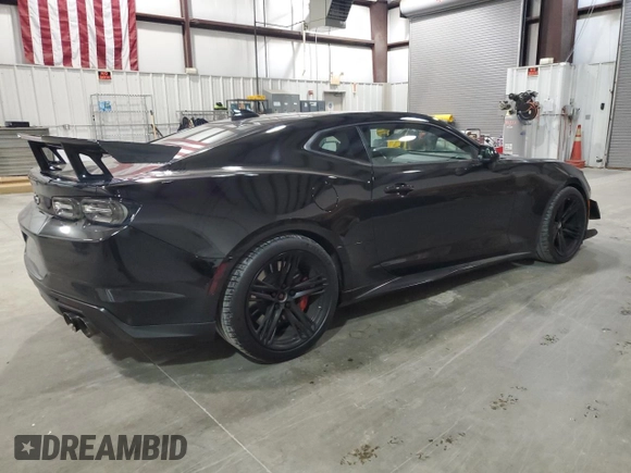 2021 Chevrolet Camaro ZL1 with VIN 1G1FJ1R66M0100087, listed as a Copart auction lot 83531104 with 10,363 mi miles and Clean Title. Bid and sale history available at carsss.com. Image 3.