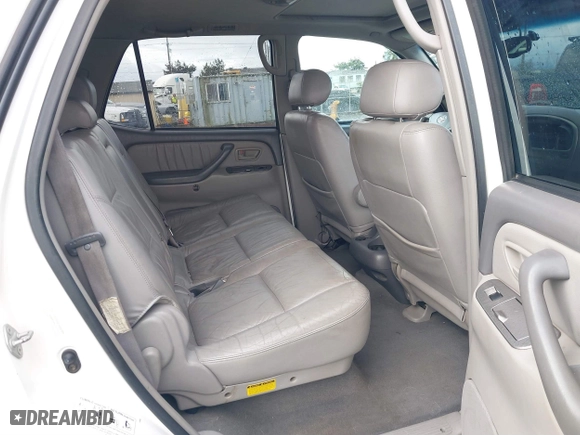 2003 Toyota Sequoia Limited with VIN 5TDBT48A43S183652, listed as a IAAI auction lot 41549774 with 250,505 mi miles. Bid and sale history available at carsss.com. Image 8.