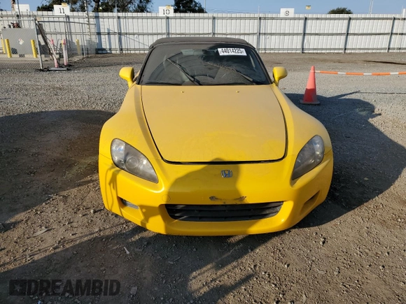 2001 Honda S2000 z VIN JHMAP11491T005400, wystawiony jako Copart lot #44014225 z przebiegiem 146 890 mil mil oraz Czysty tytuł • Clean title. Historia ofert i sprzedaży dostępna na DreamBid. Obrazek 5.