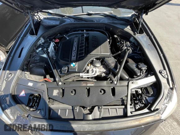 2013 BMW 5 Series 535i with VIN WBAFR7C59DC818571, listed as a Copart auction lot 51173235 with 158,098 mi miles and Clean Title. Bid and sale history available at DreamBid. Image 7.