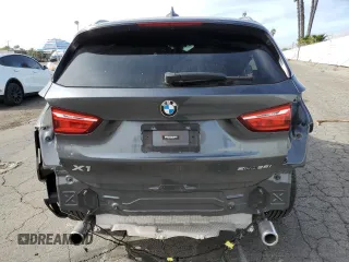 2022 BMW X1 sDrive28i with VIN WBXJG7C08N5U51727, listed as a Copart auction lot 42149105 with 19,240 mi miles and Salvage Title. Bid and sale history available at carsss.com. Image 6.