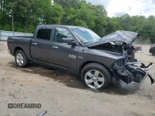 2017 Ram 1500 Lone Star z VIN 3C6RR6LT6HG738258, wystawiony jako Copart lot #55559655 z przebiegiem 106 677 mil mil oraz Szkoda całkowita • Salvage title. Historia ofert i sprzedaży dostępna na DreamBid. Obrazek 4.